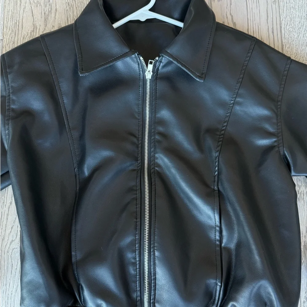 Black leather jacket - Picture 2 of 7